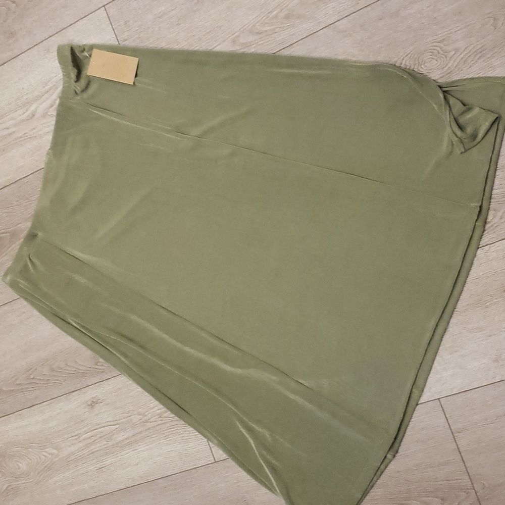NWT! 3X. Green skirt Coldwater Creek